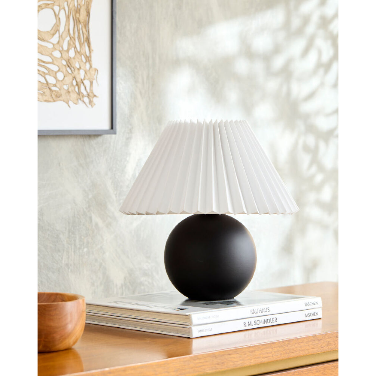 Pleated Linen Ceramic Table Lamp | Oroa.com