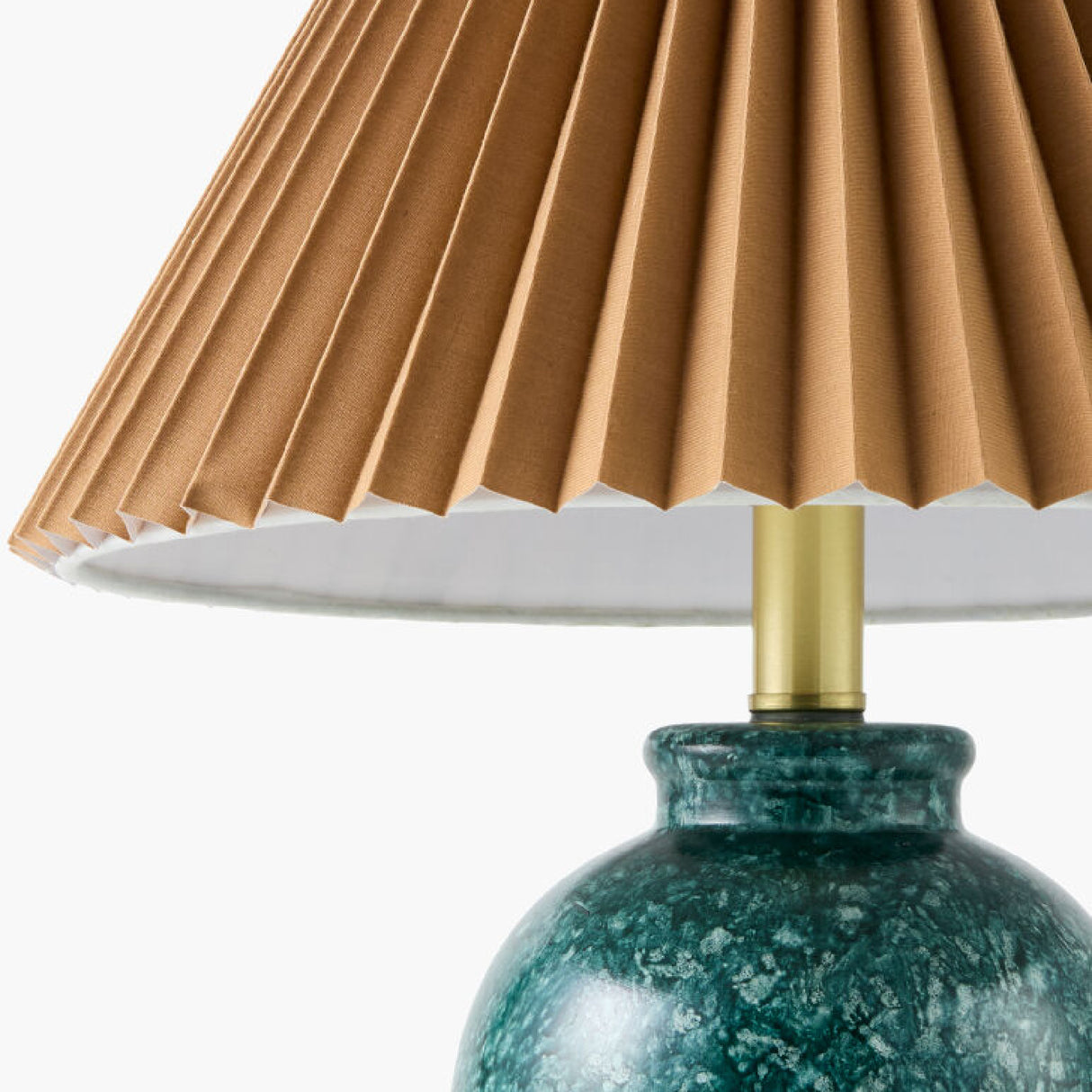 Brown Linen Pleated Table Lamp | Oroa.com