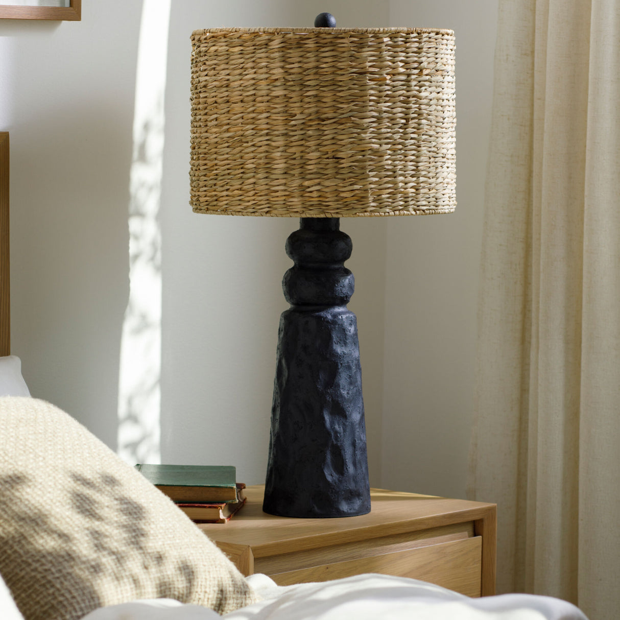 Woven Seagrass Accent Table Lamp | Oroa.com
