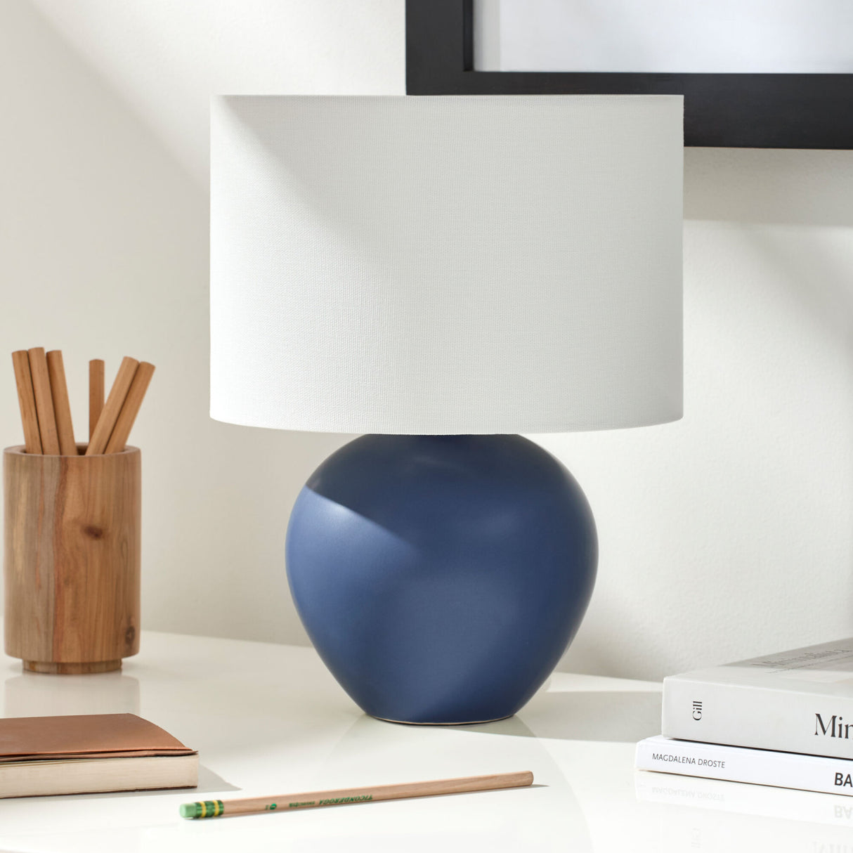 White Linen Ceramic Table Lamp | Oroa.com