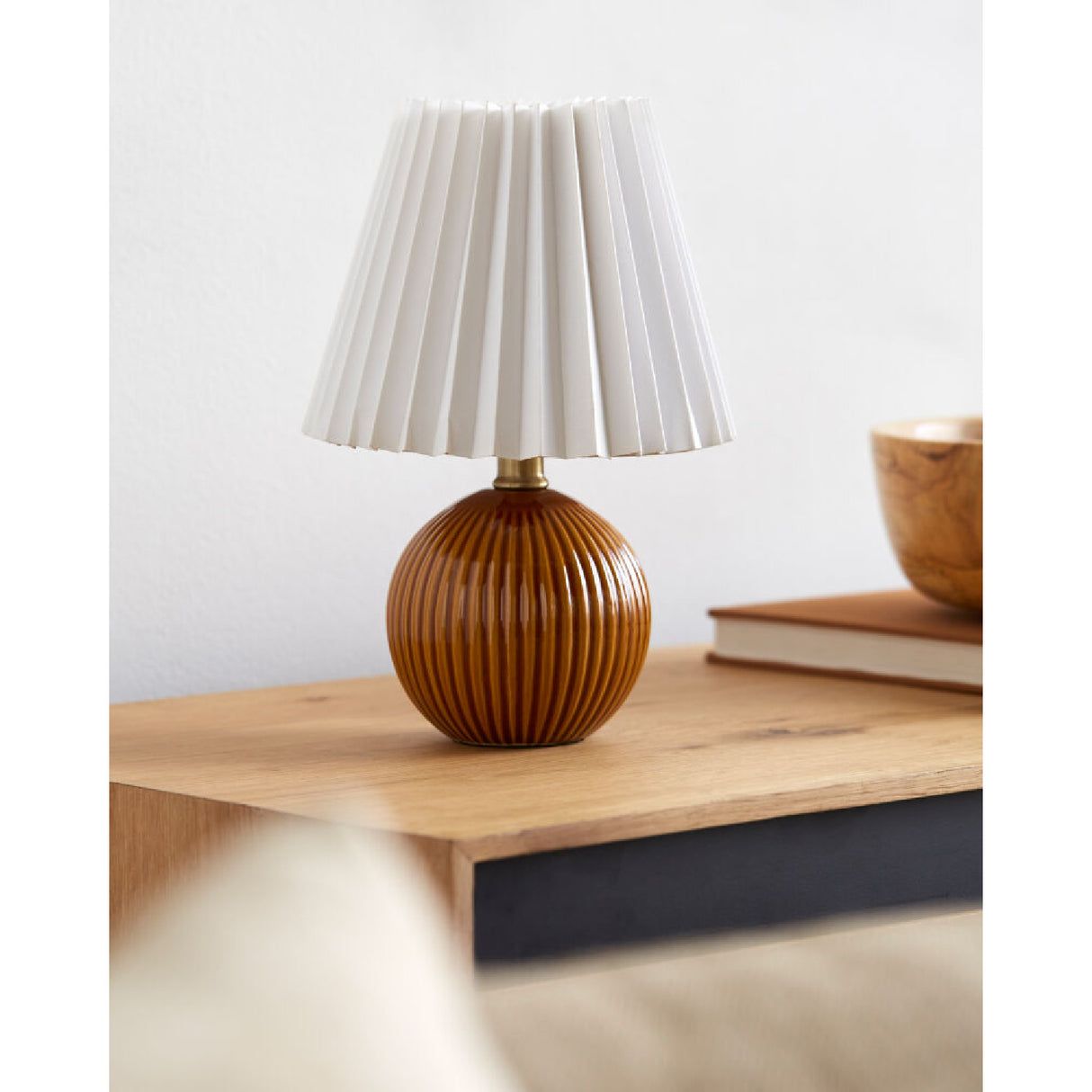 Pleated Linen Ceramic Table Lamp | Oroa.com