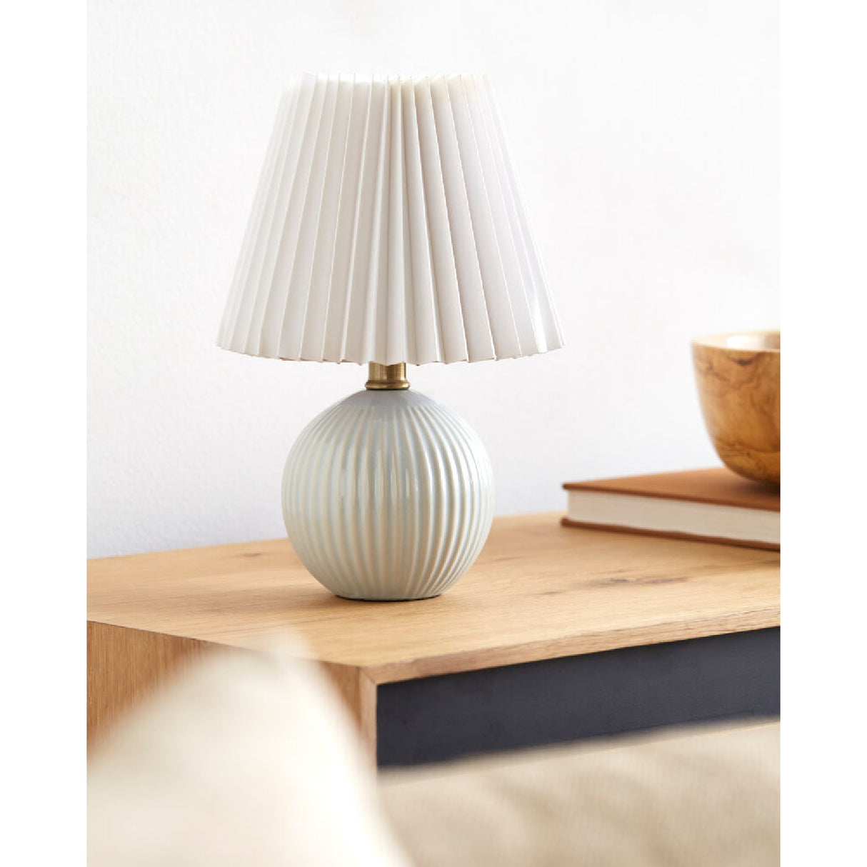 Pleated Linen Ceramic Table Lamp | Oroa.com
