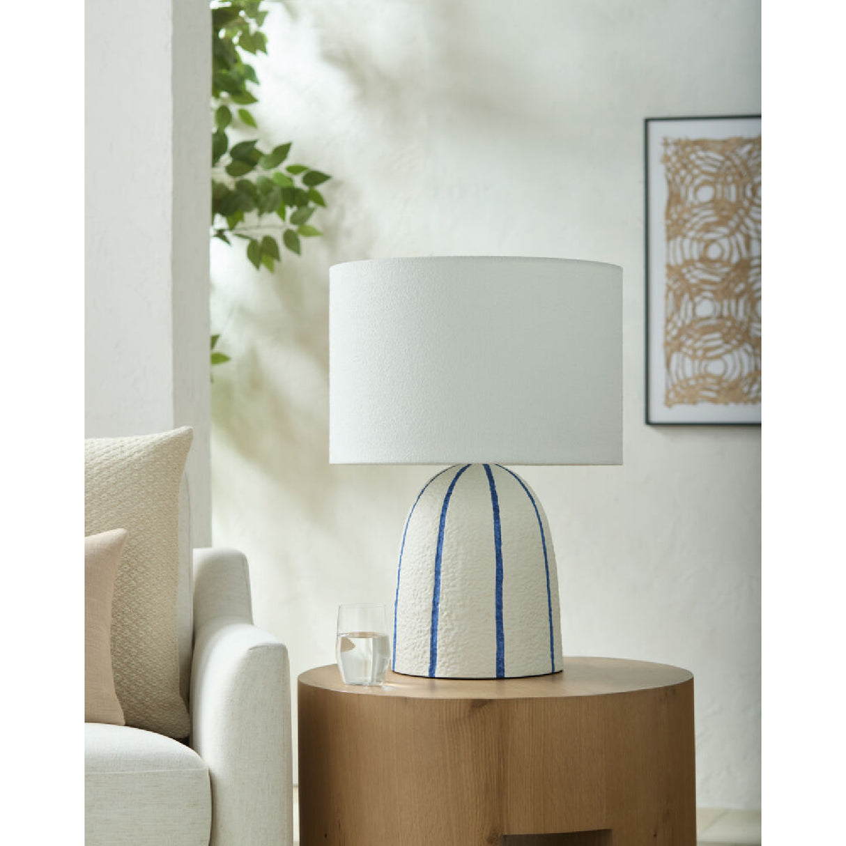 Vertical Lined Ceramic Table Lamp | Oroa.com