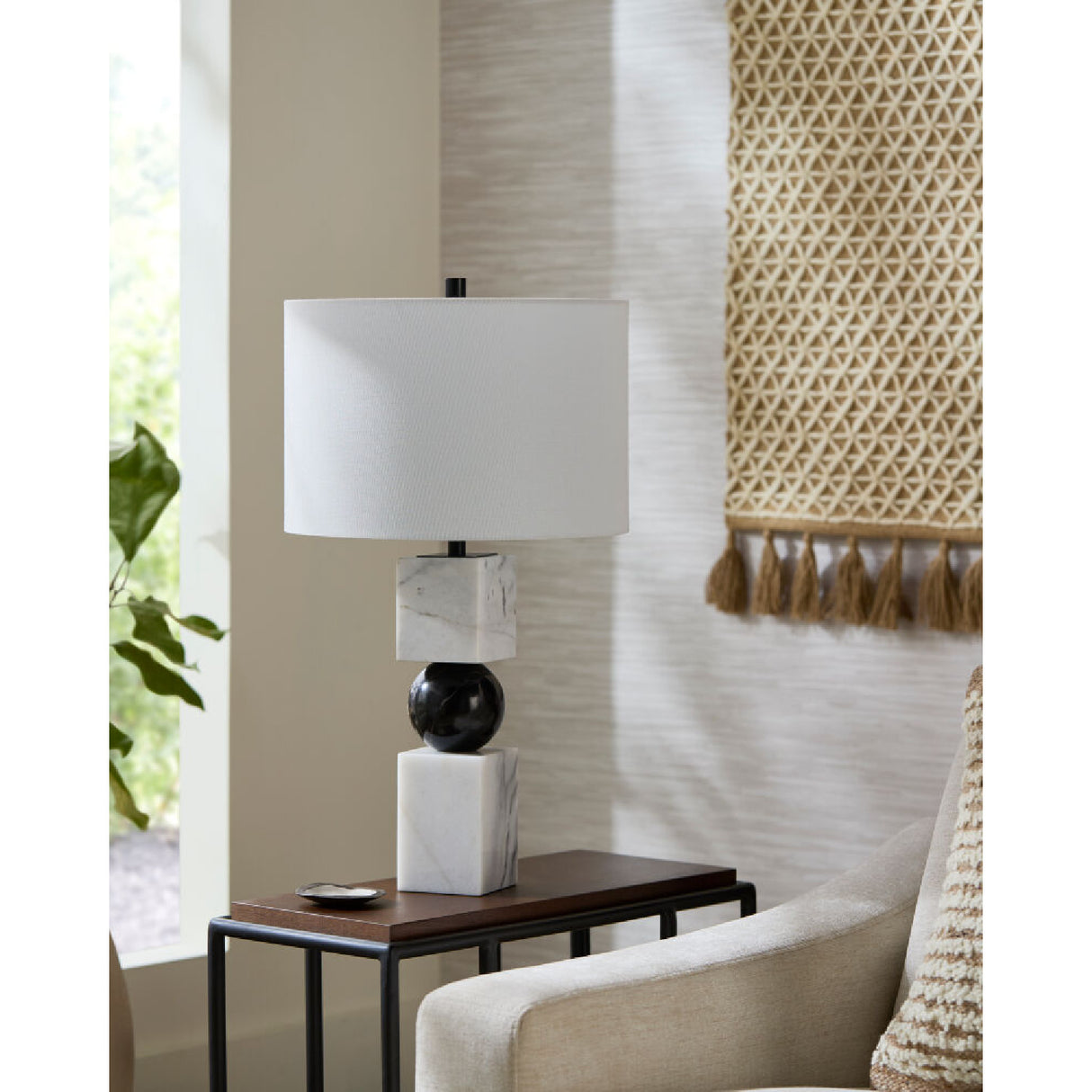 Two-Toned Geometrical Marble Table Lamp | Oroa.com