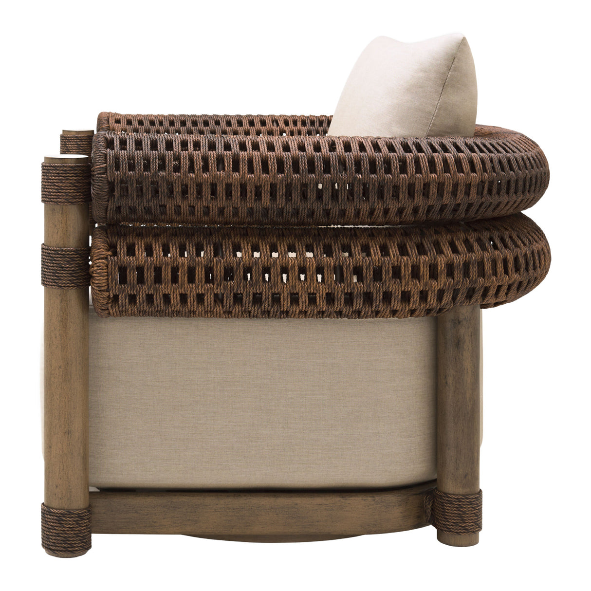 Cushioned Wicker Outdoor Swivel Chair | Oroa.com
