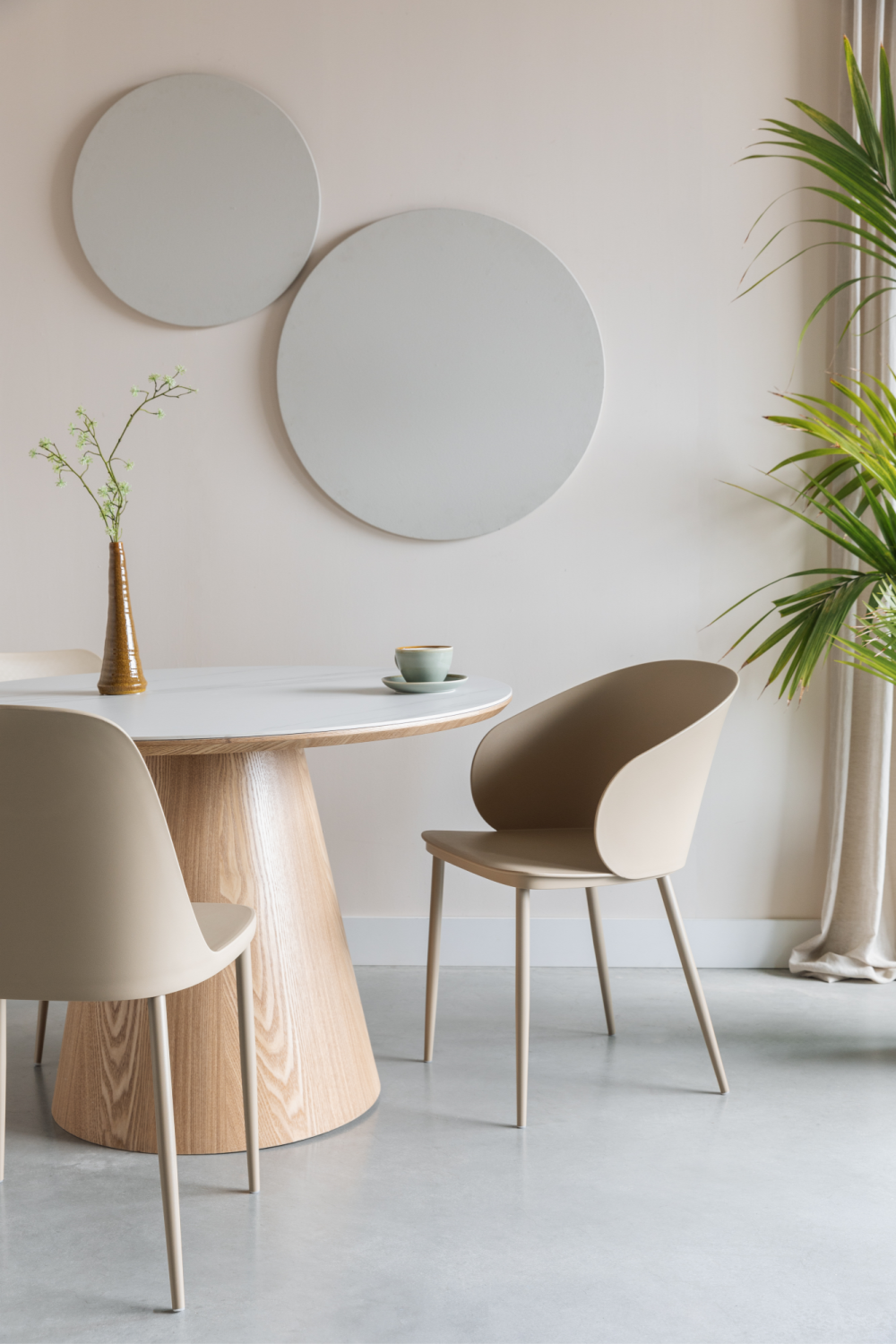 Round Wood Dining Table | DF Almira | OROA.com