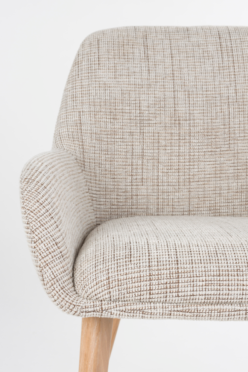 Upholstered Scandinavian Armchairs (2) | DF Loua | OROA.com