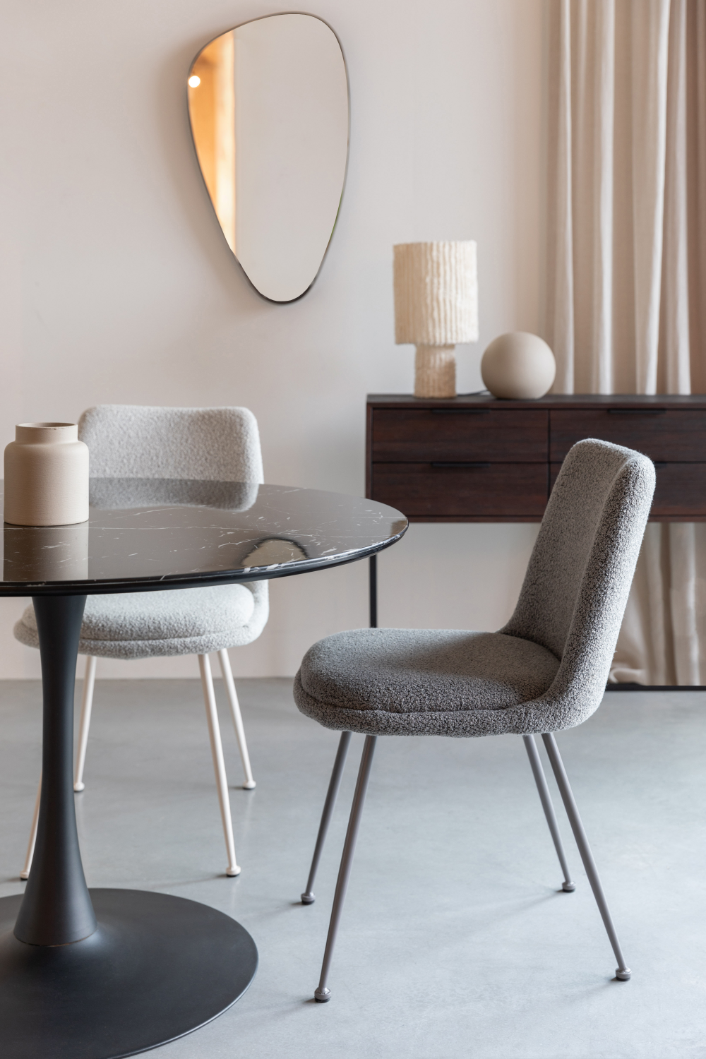 Minimalist Upholstered Dining Chairs (2) | DF Fijs | OROA.com