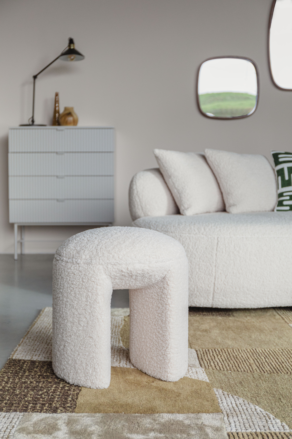 White Upholstered Stool | DF Noxx | OROA.com