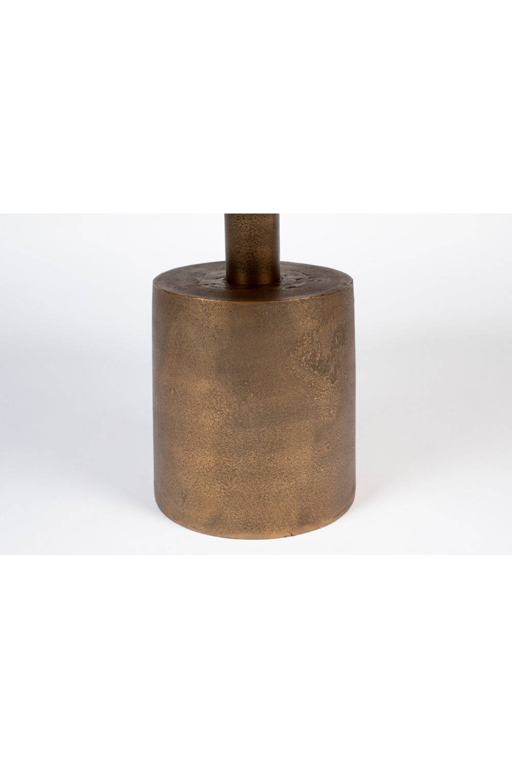 Aluminum Round Coffee Table | DF Mason | Oroa.com