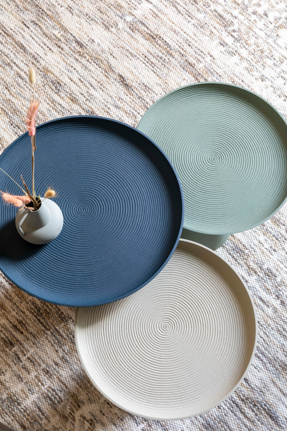 Minimalist Pedestal Side Table L | DF Ringar | OROA.com