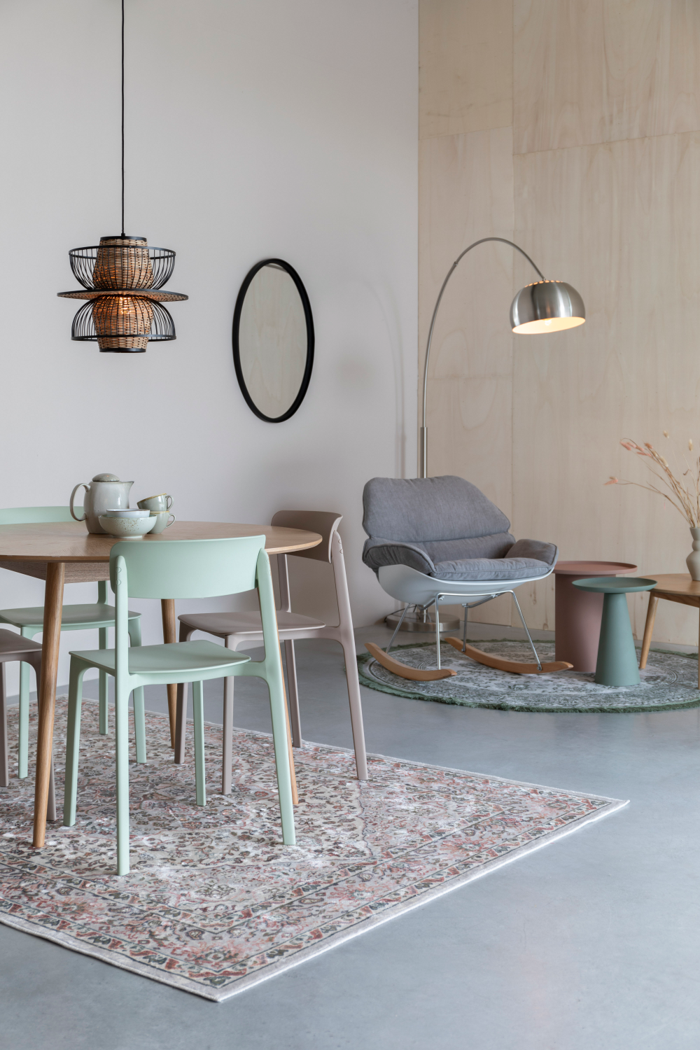 Minimalist Pedestal Side Table L | DF Ringar | OROA.com