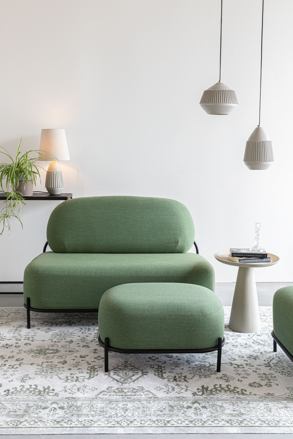 Minimalist Pedestal Side Table L | DF Ringar | OROA.com