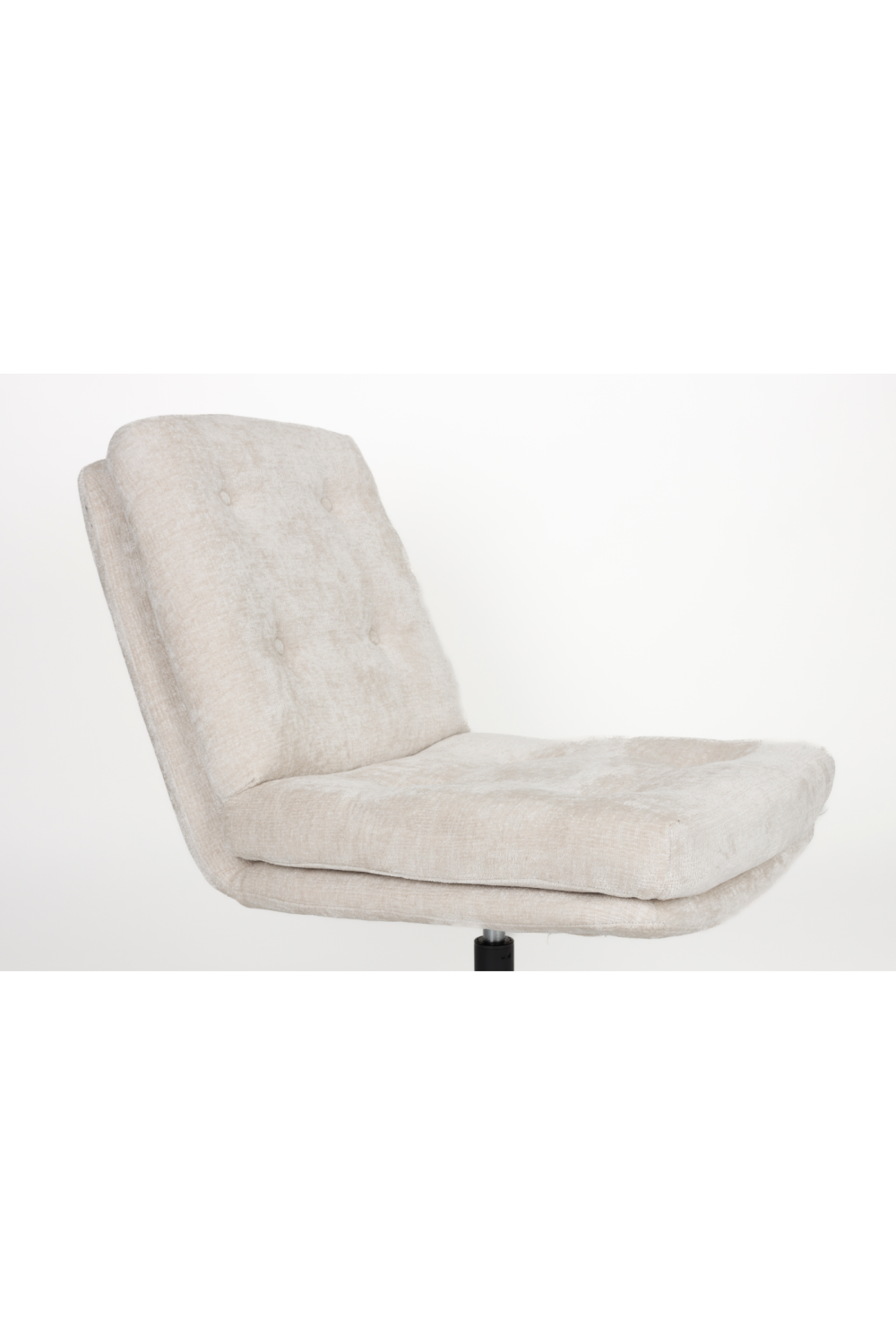 Grid-Tufted Swivel Lounge Chair | DF Kai | OROA.com