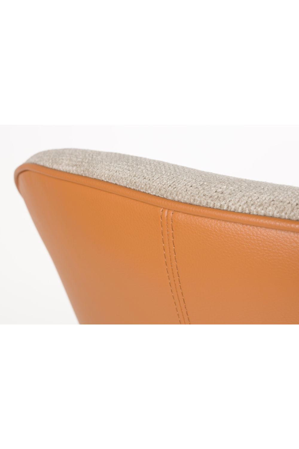 Beige Modern Lounge Chair | DF Duke | Oroa.com