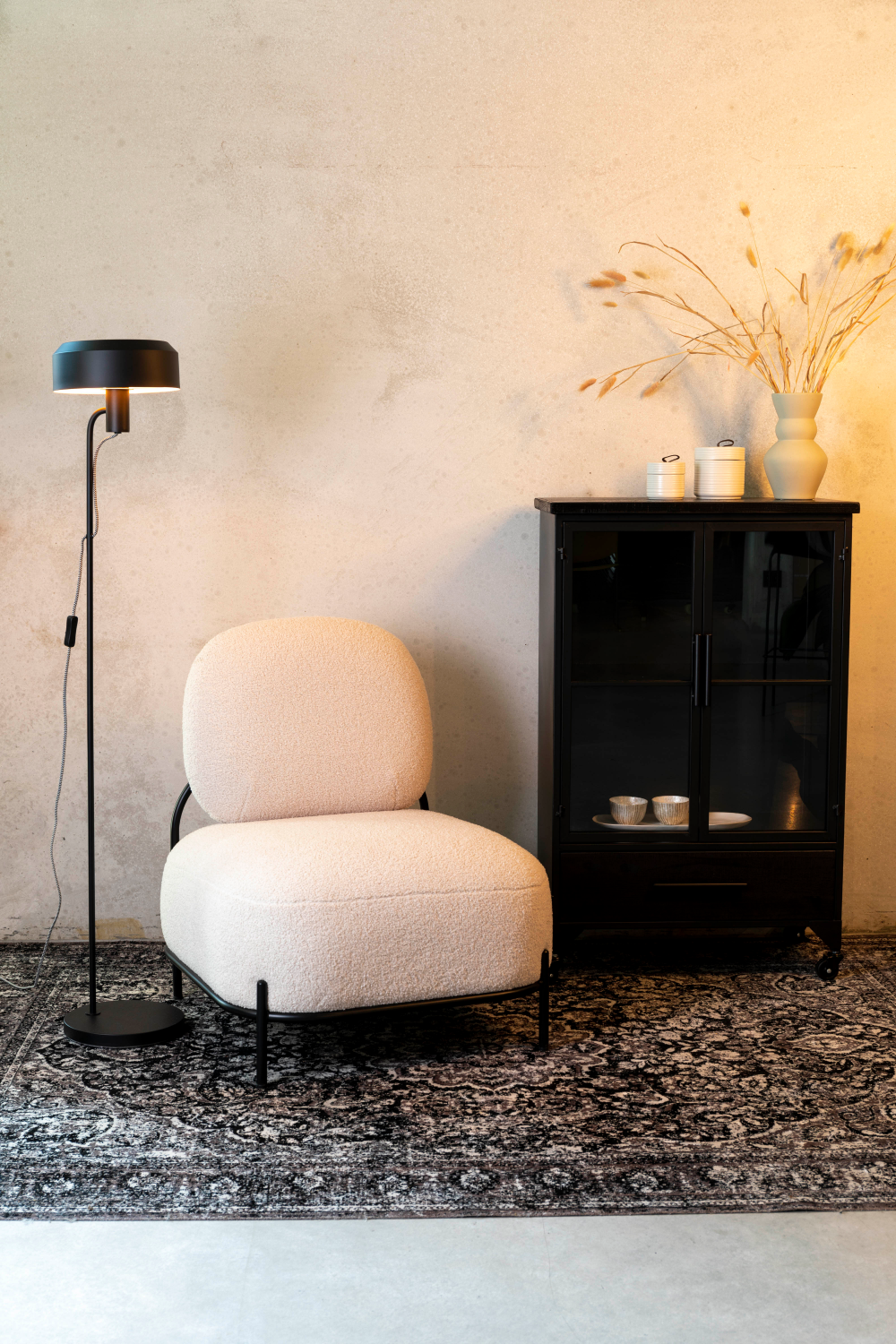 Black Wooden Classic Cabinet | DF Ferre | Oroatrade.com