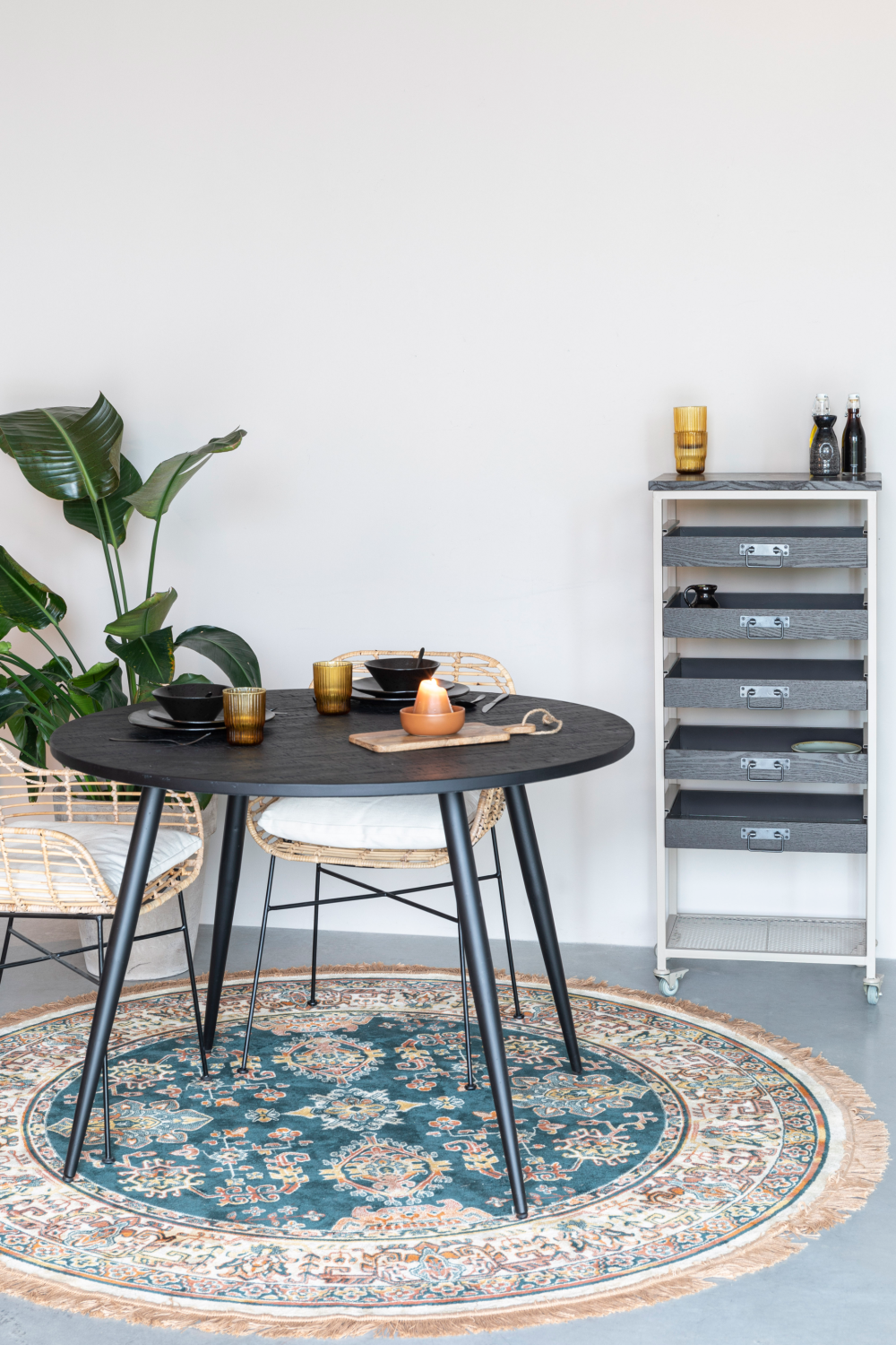 Contemporary Tray Shelf | Oroa.com