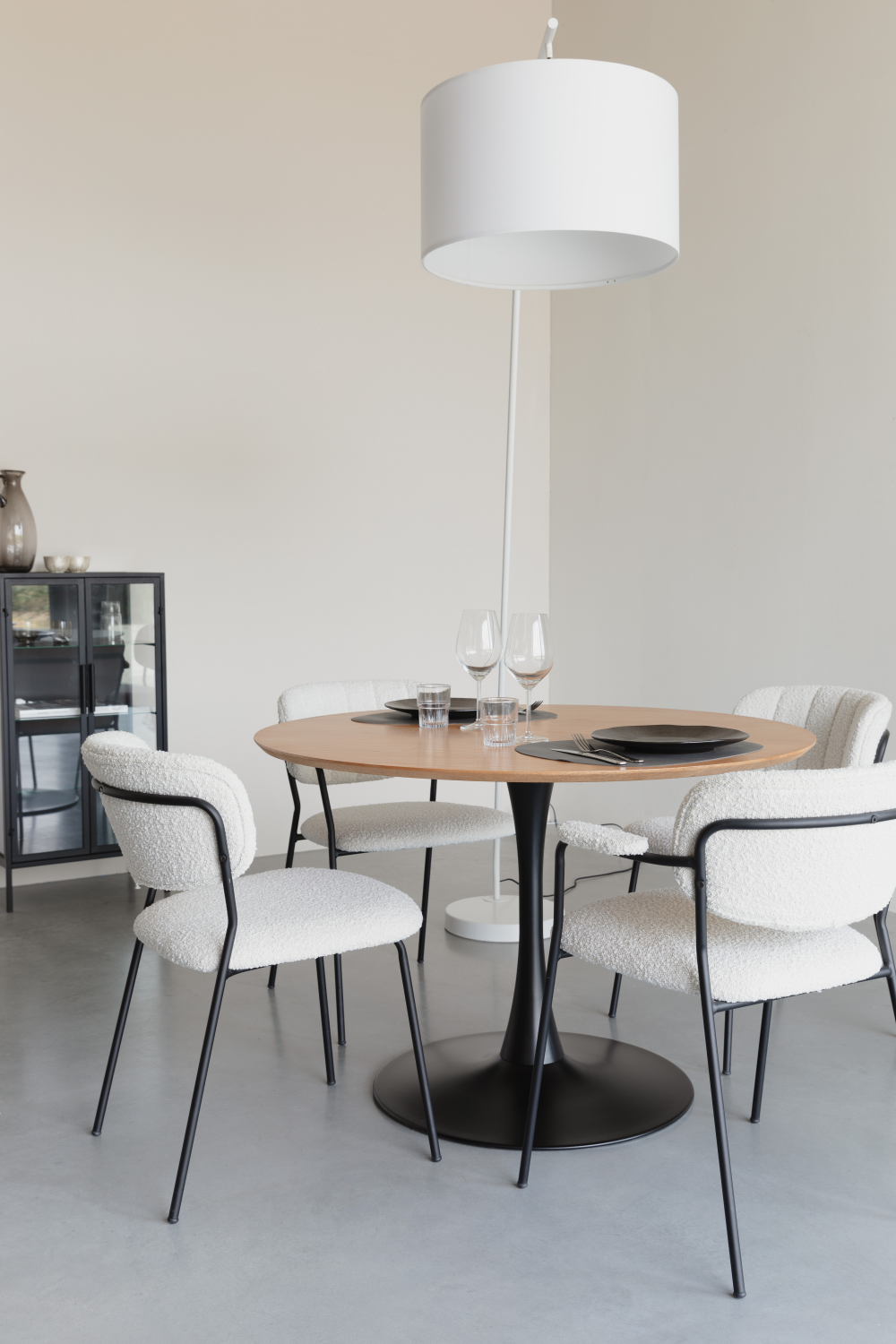 Modern Leaning Floor Lamp | DF Martine | OROA.com