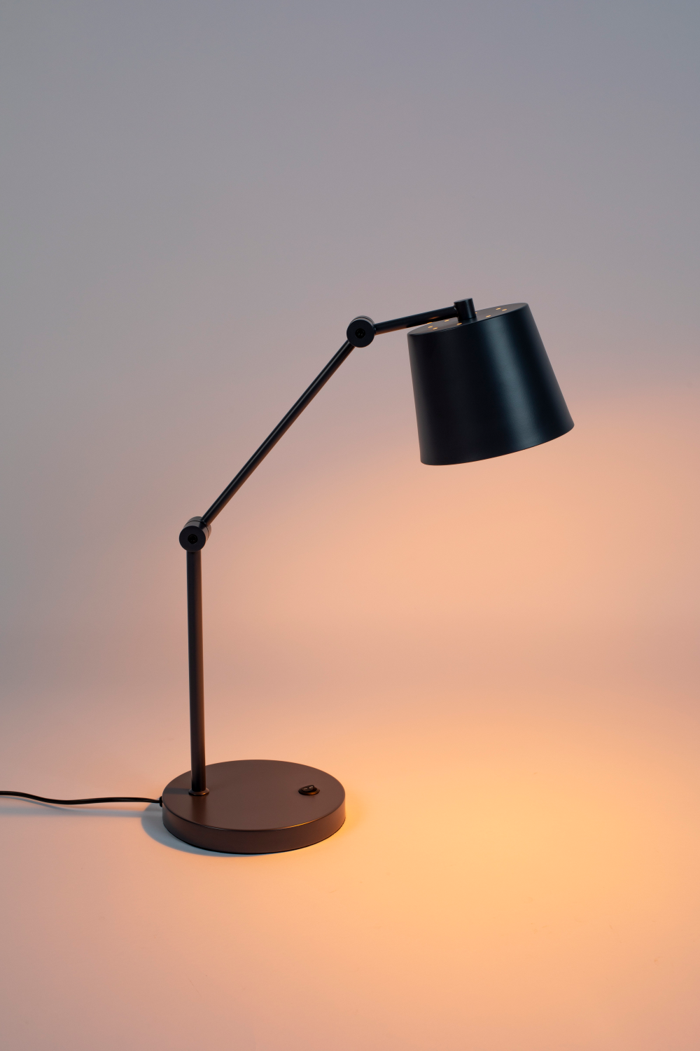 Black Spot Desk Lamp | DF Hajo | OROA.com