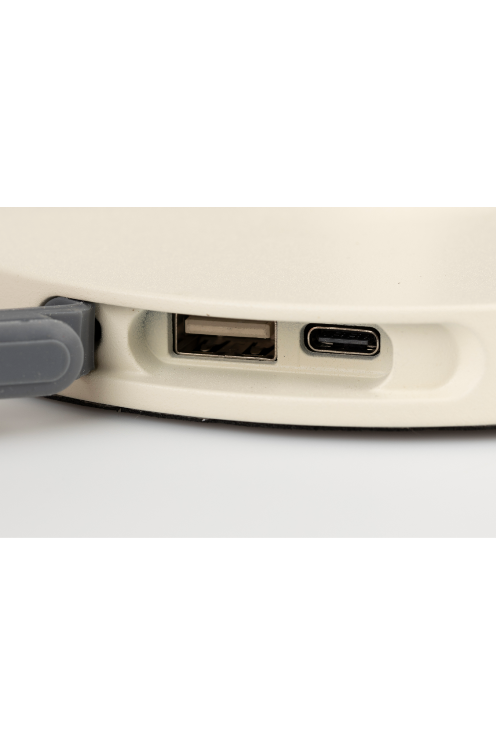 Minimalist Orb Table Lamp | DF Hub | OROA.com