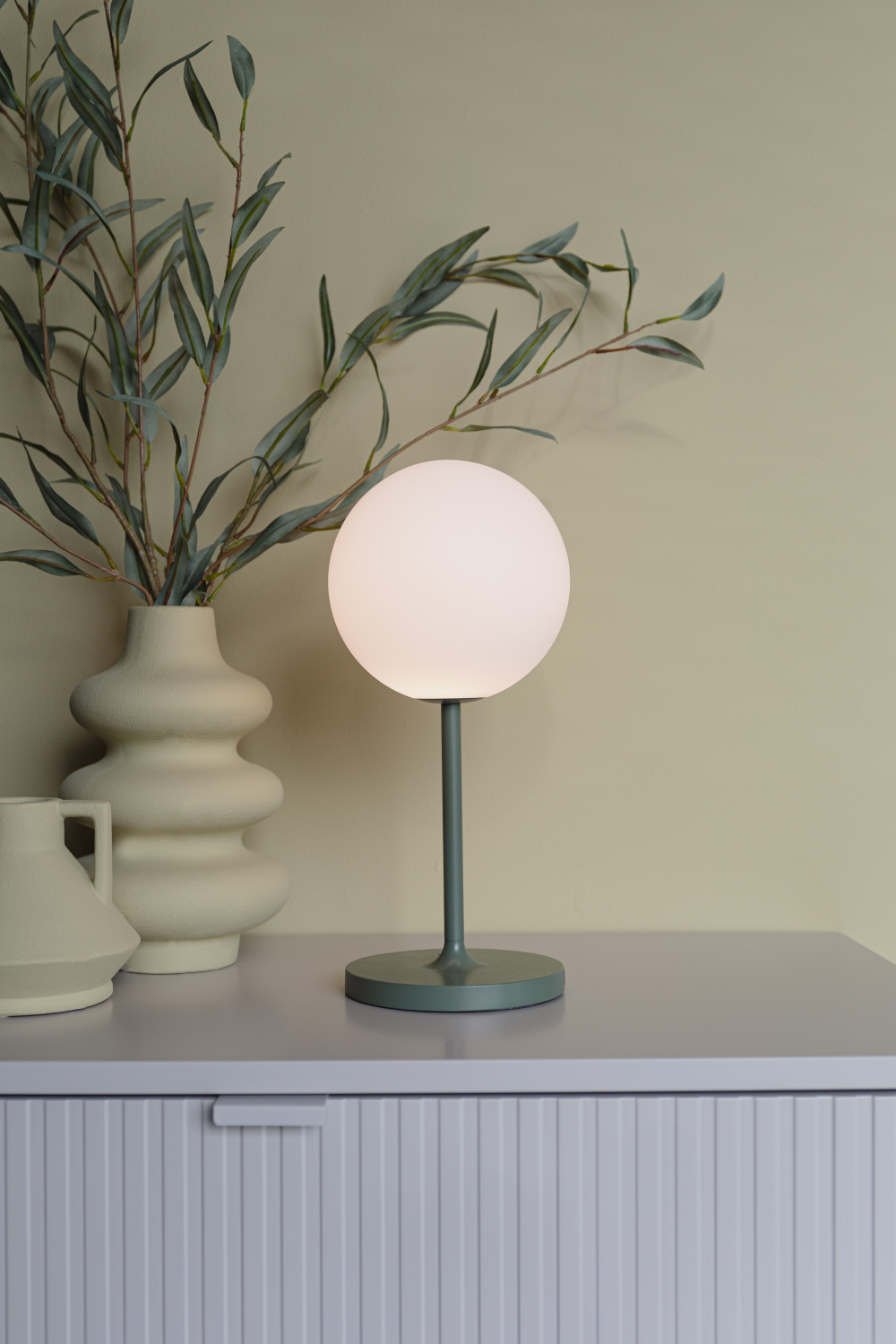 Minimalist Orb Table Lamp | DF Hub | OROA.com
