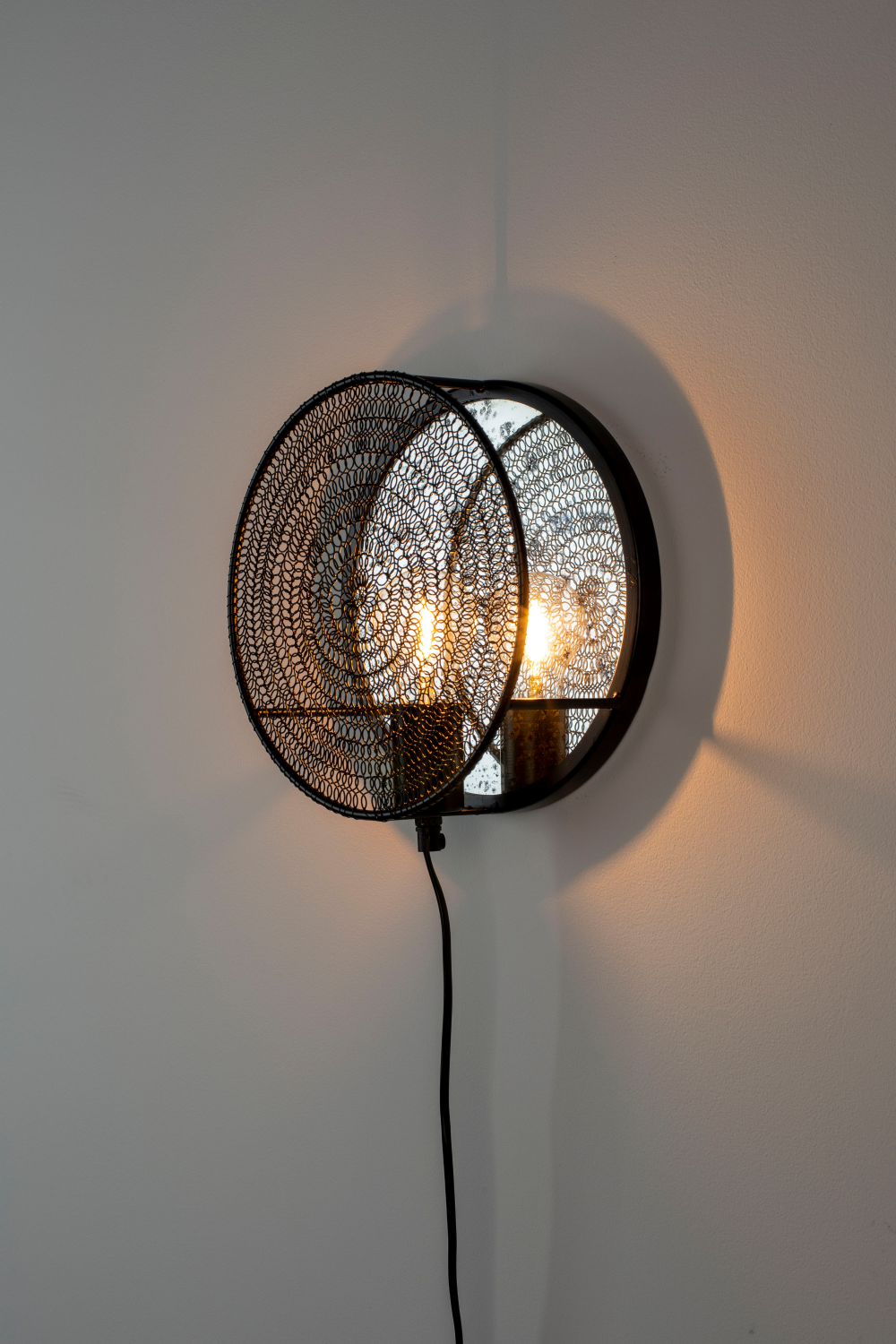 Circular Contemporary Wall Lamp | DF Lea | OROA.com