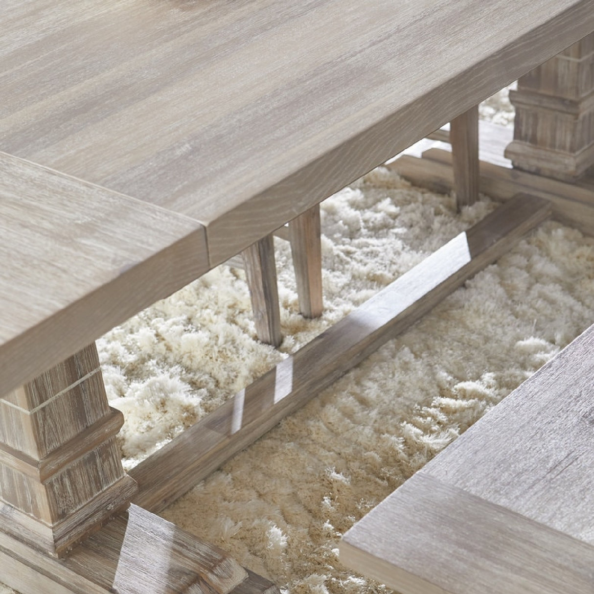 Acacia Extendable Dining Table | Oroa.com