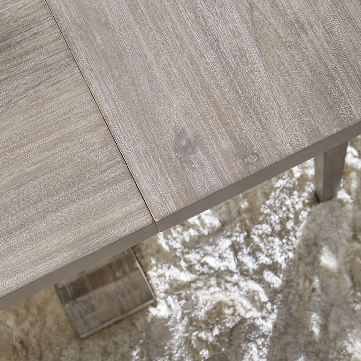 Acacia Extendable Dining Table | Oroa.com