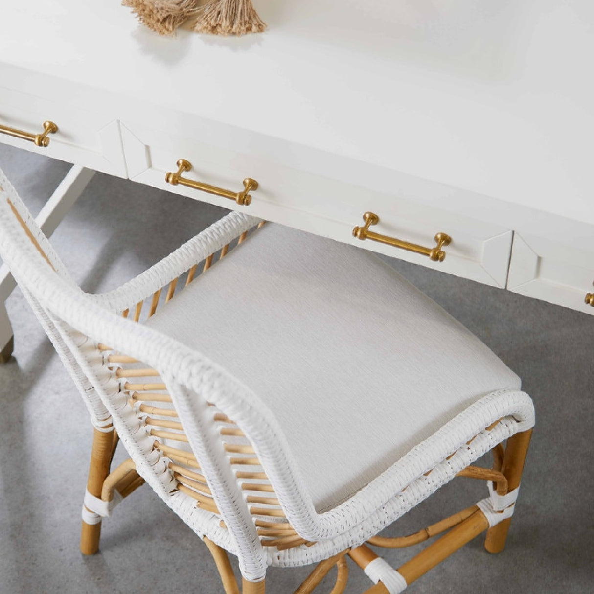 White Wooden 3-Drawer Desk | Oroa.com