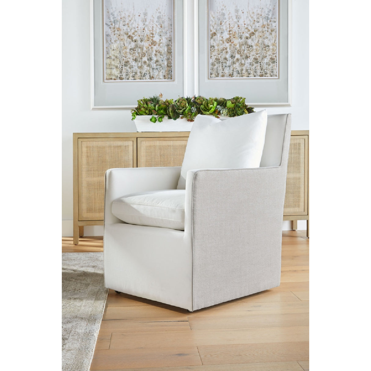 Two-Toned Wheeled Lounge Chair | Oroa.com