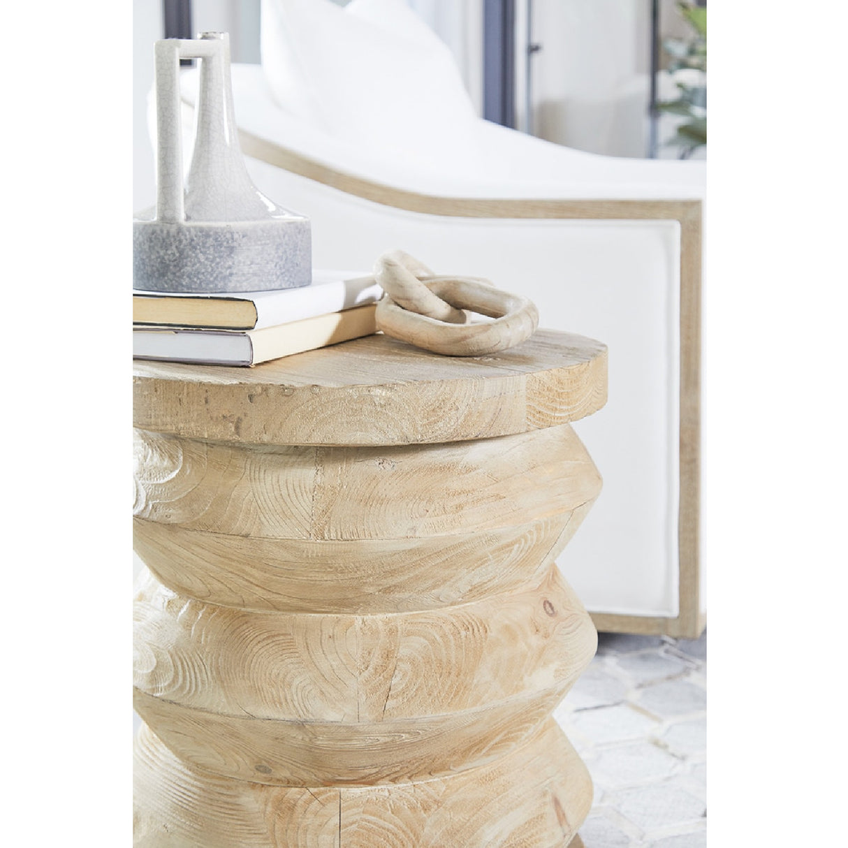 Cushioned Oak Swivel Club Chair | Oroa.com