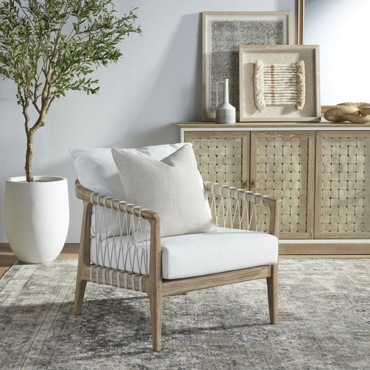 White Cushioned Club Chair | Oroa.com