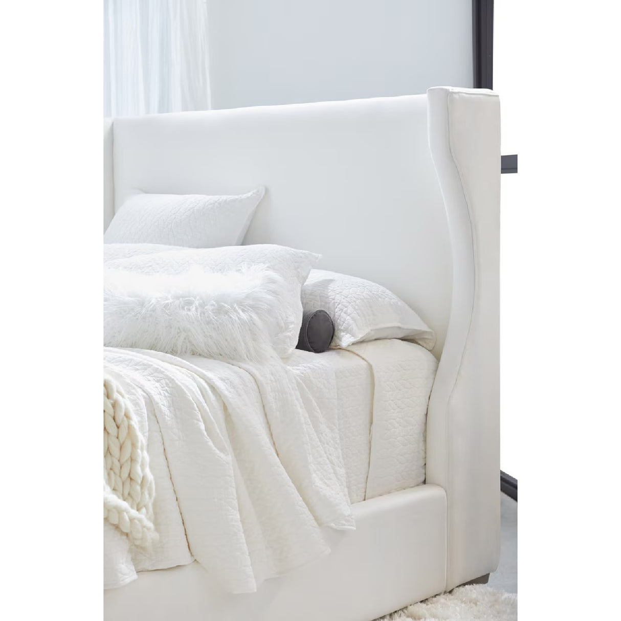 Wing-Shaped Headboard Queen Bed | Oroa.com