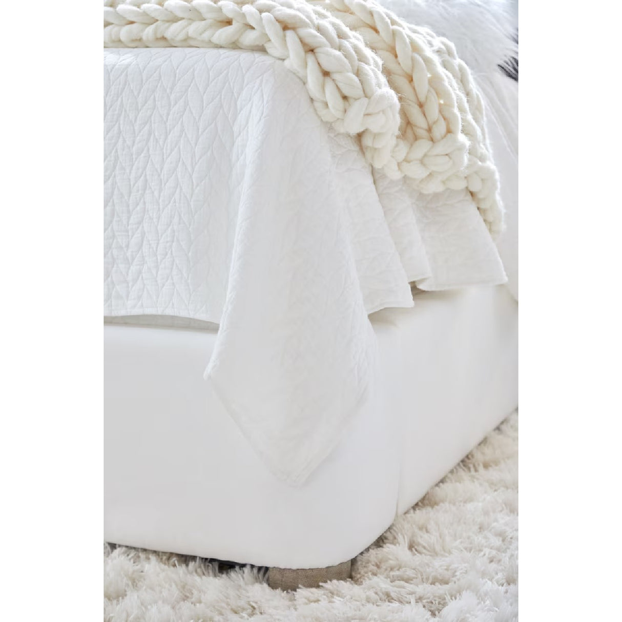 White Upholstered Bed | Oroa.com
