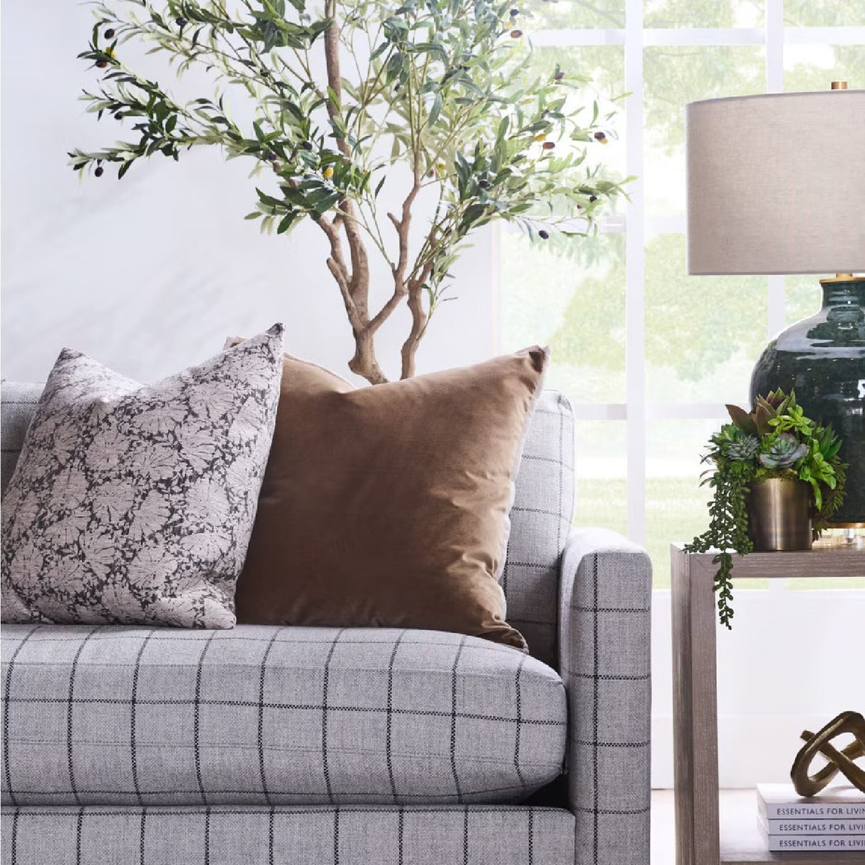 Piped Square Pillows (2) | Oroa.com