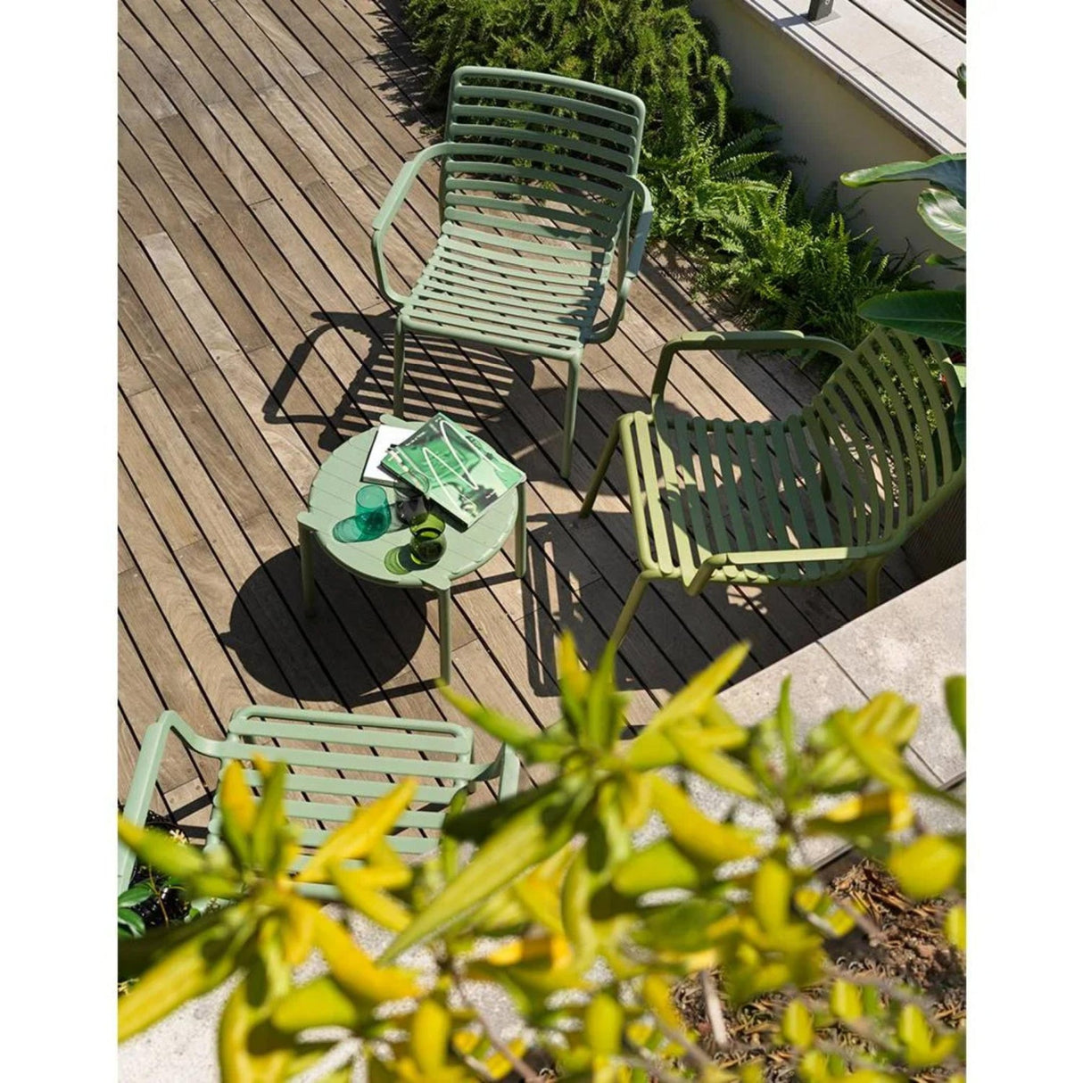 Slatted Round Outdoor Coffee Table | Oroa.com
