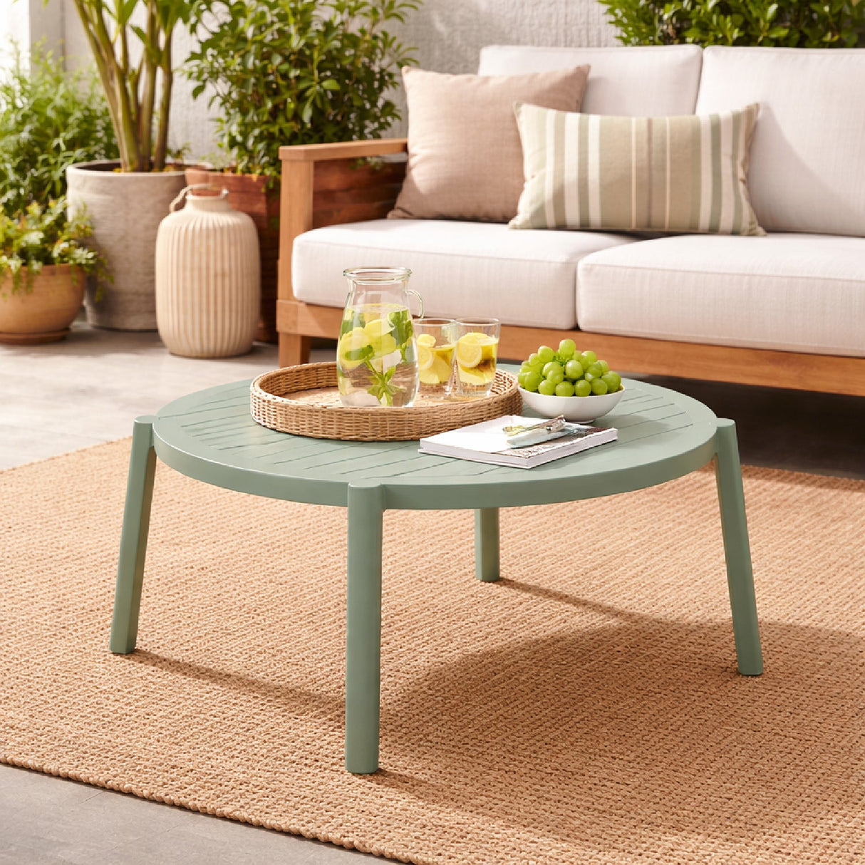 Slatted Round Outdoor Coffee Table | Oroa.com