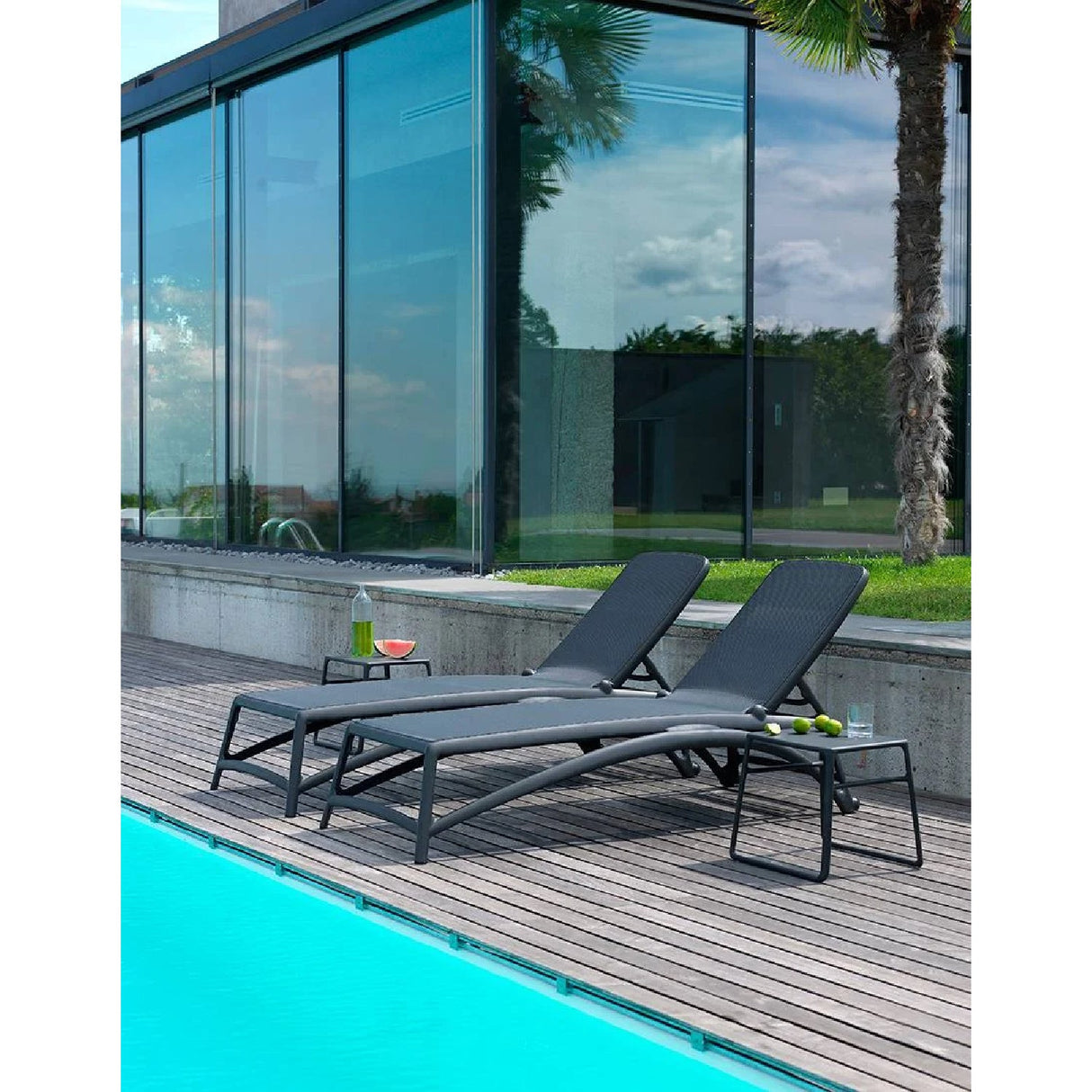 Outdoor Side Table with Tray | Oroa.com