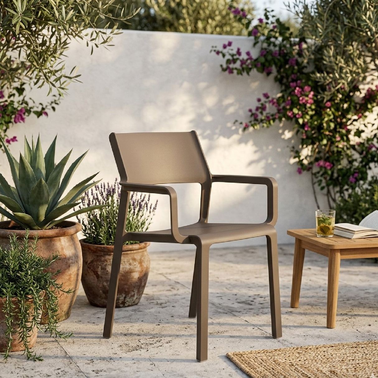 Open-back Outdoor Armchair | Oroa.com