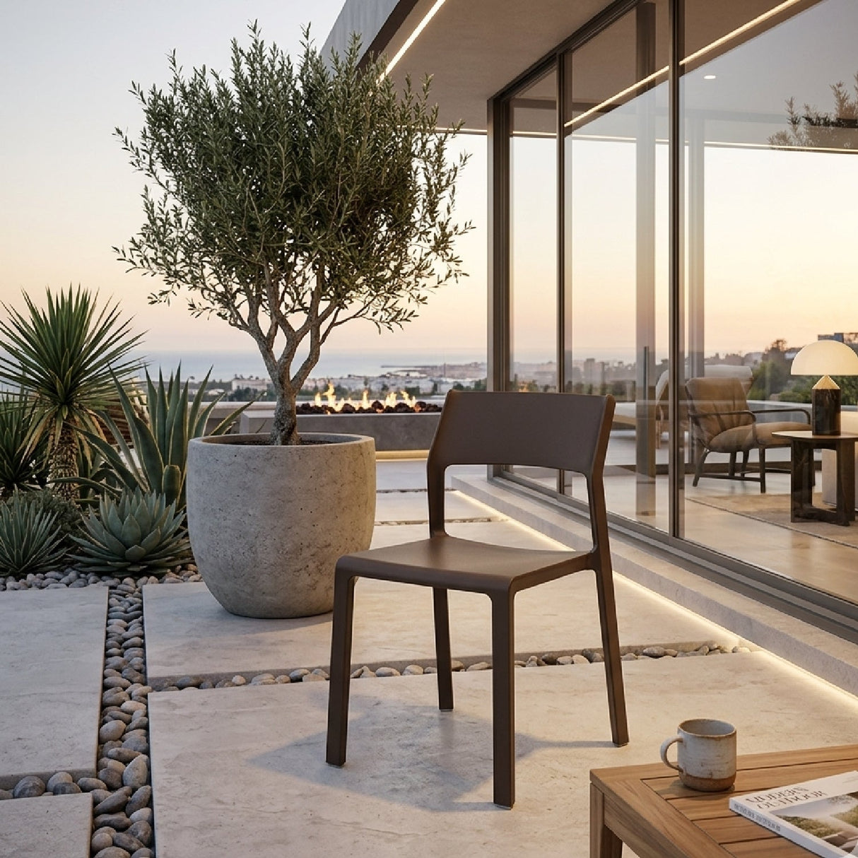 Open-back Outdoor Dining Chair | Oroa.com