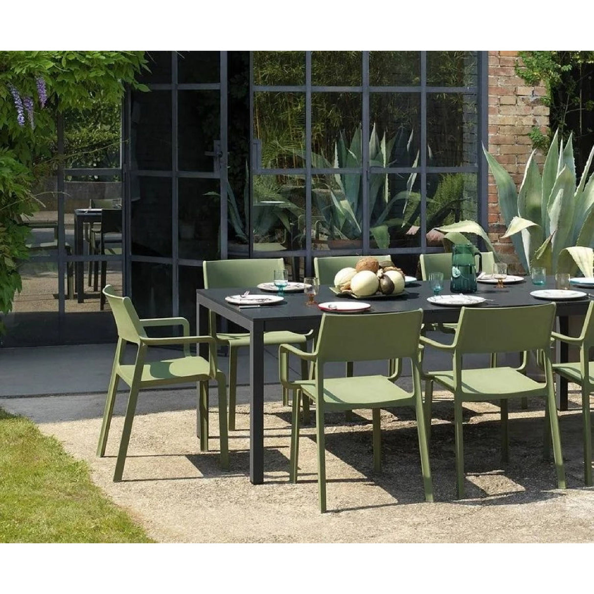 Aluminum Framed Extendible Outdoor Dining Table | Oroa.com