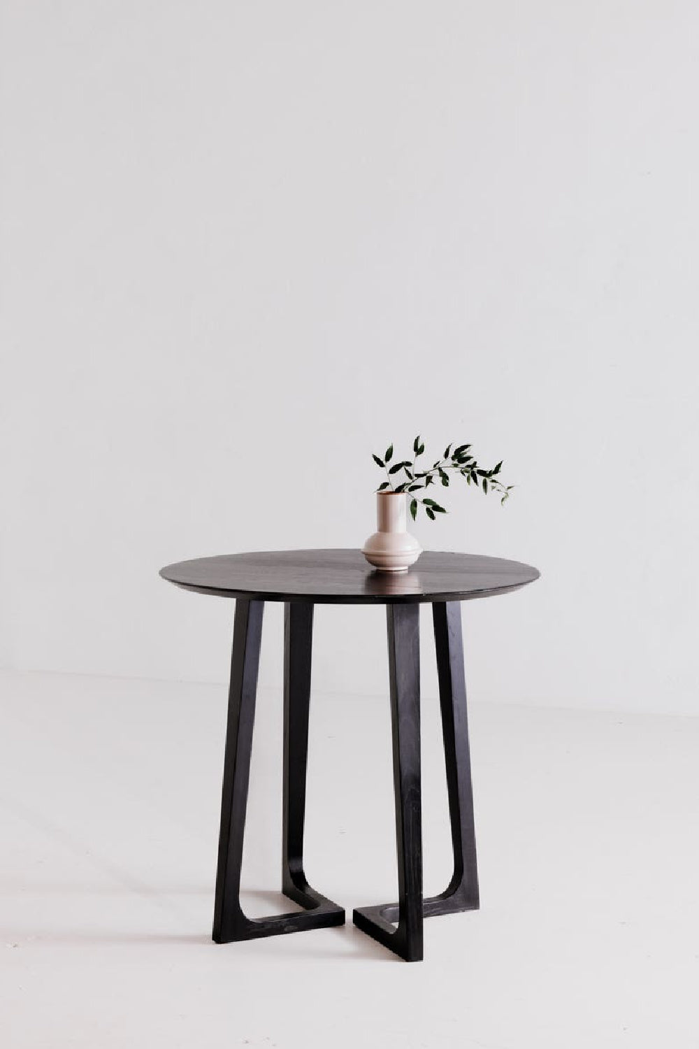 Black Solid Ash Counter Table | Novi Living Godenza | Oroa.com
