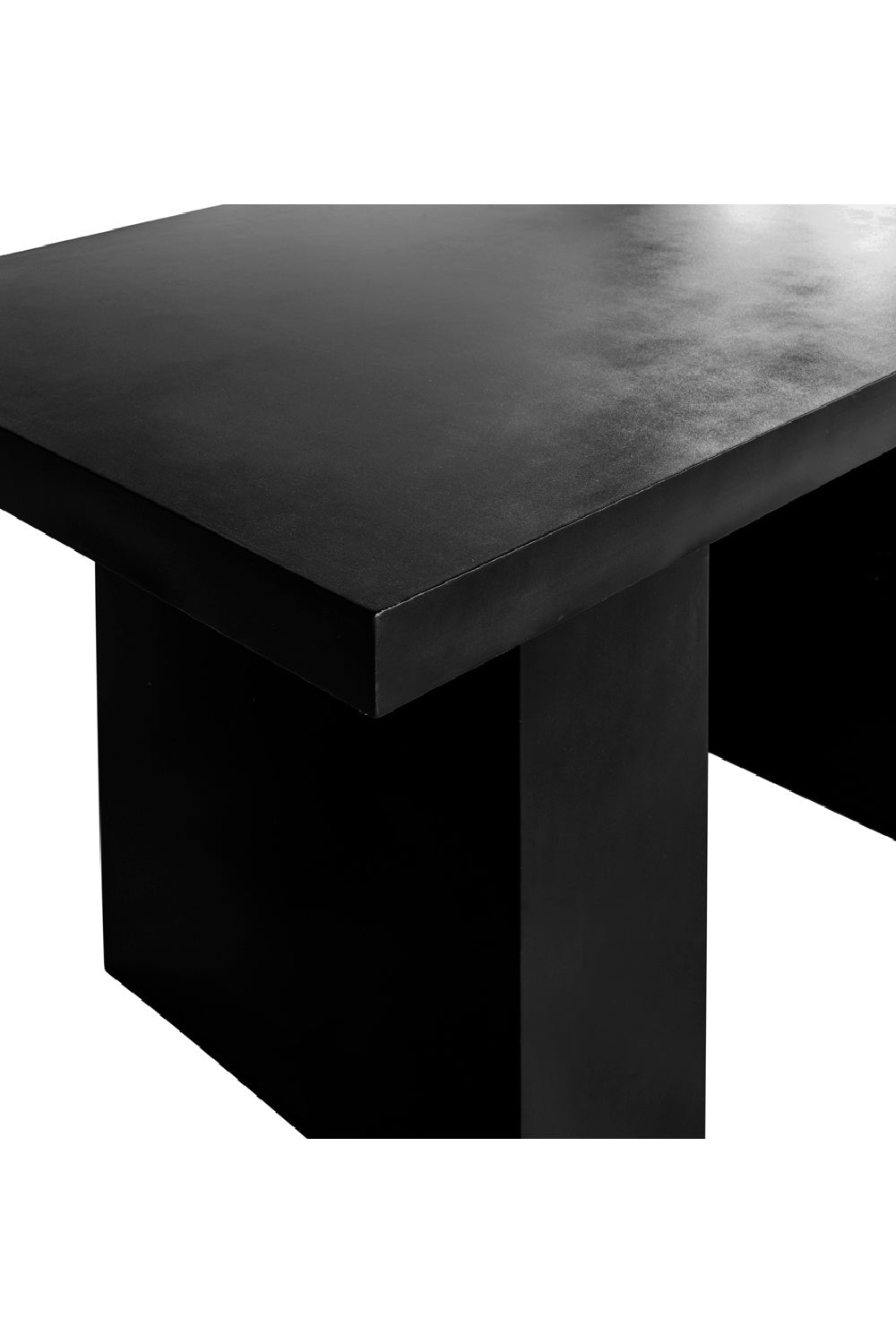Pillar-Legged Indoor/Outdoor Dining Table | Novi Living Aurelius | Oroa.com