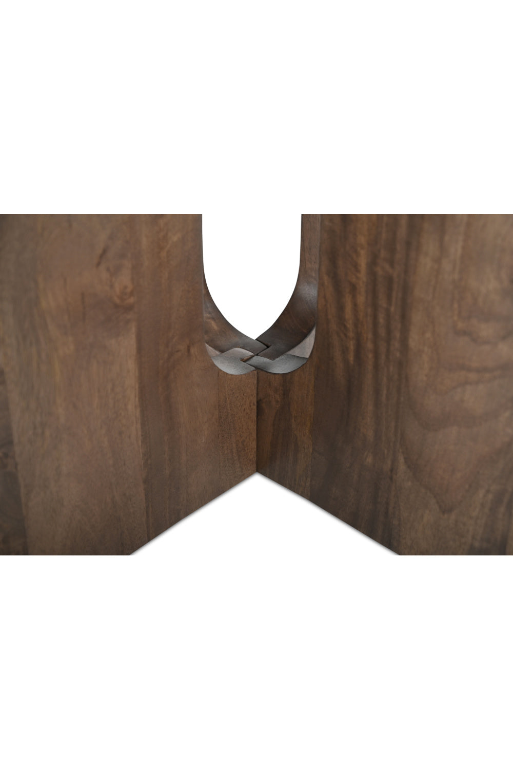 Cross-Base Round Dining Table | Novi Living Stanley | Oroa.com