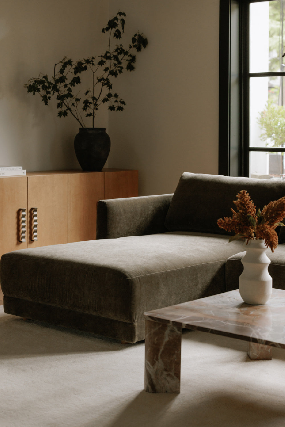 Modern European furniture - Modern Minimalist Sectional Sofa - www.oroa.com