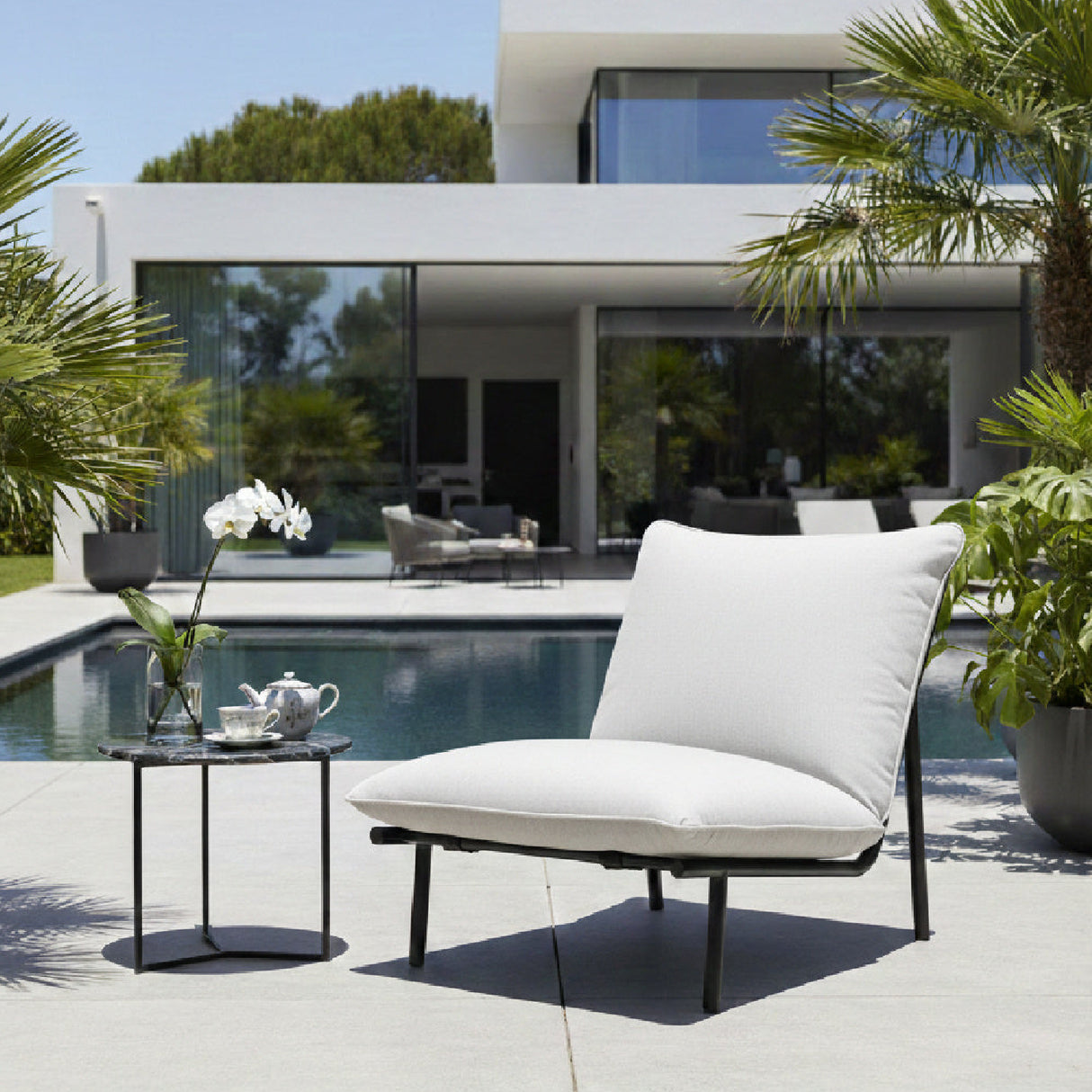 Modern European furniture - Modern Outdoor Cushion Chair - www.oroa.com | Oroa.com