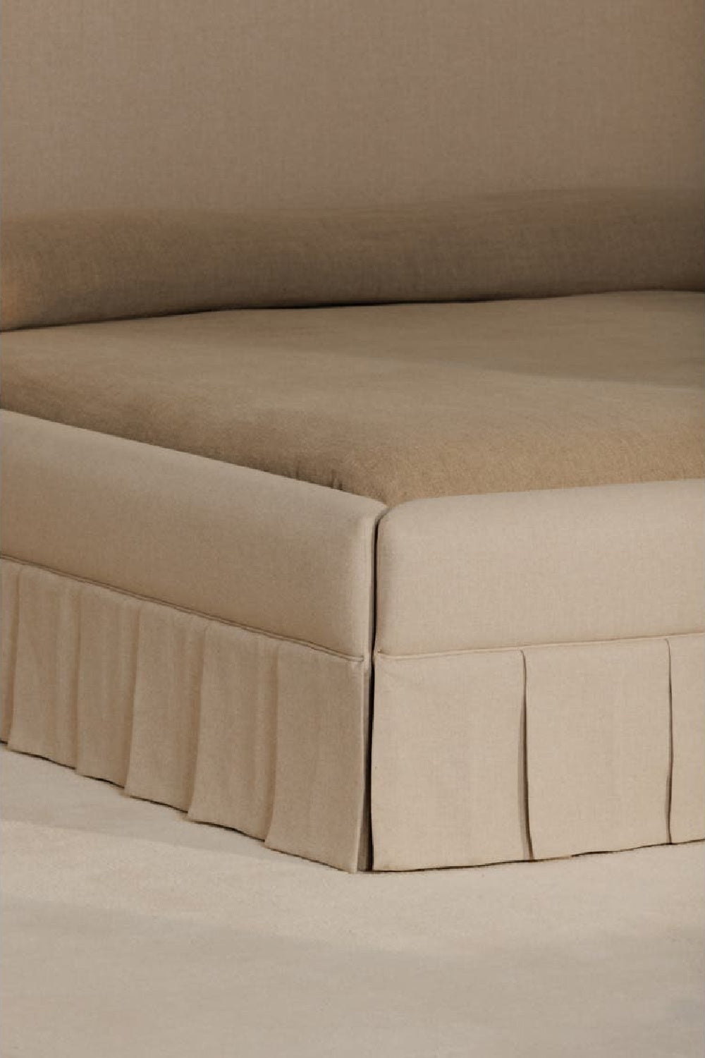 Box Pleated Bed | Novi Living Maren | Oroa.com