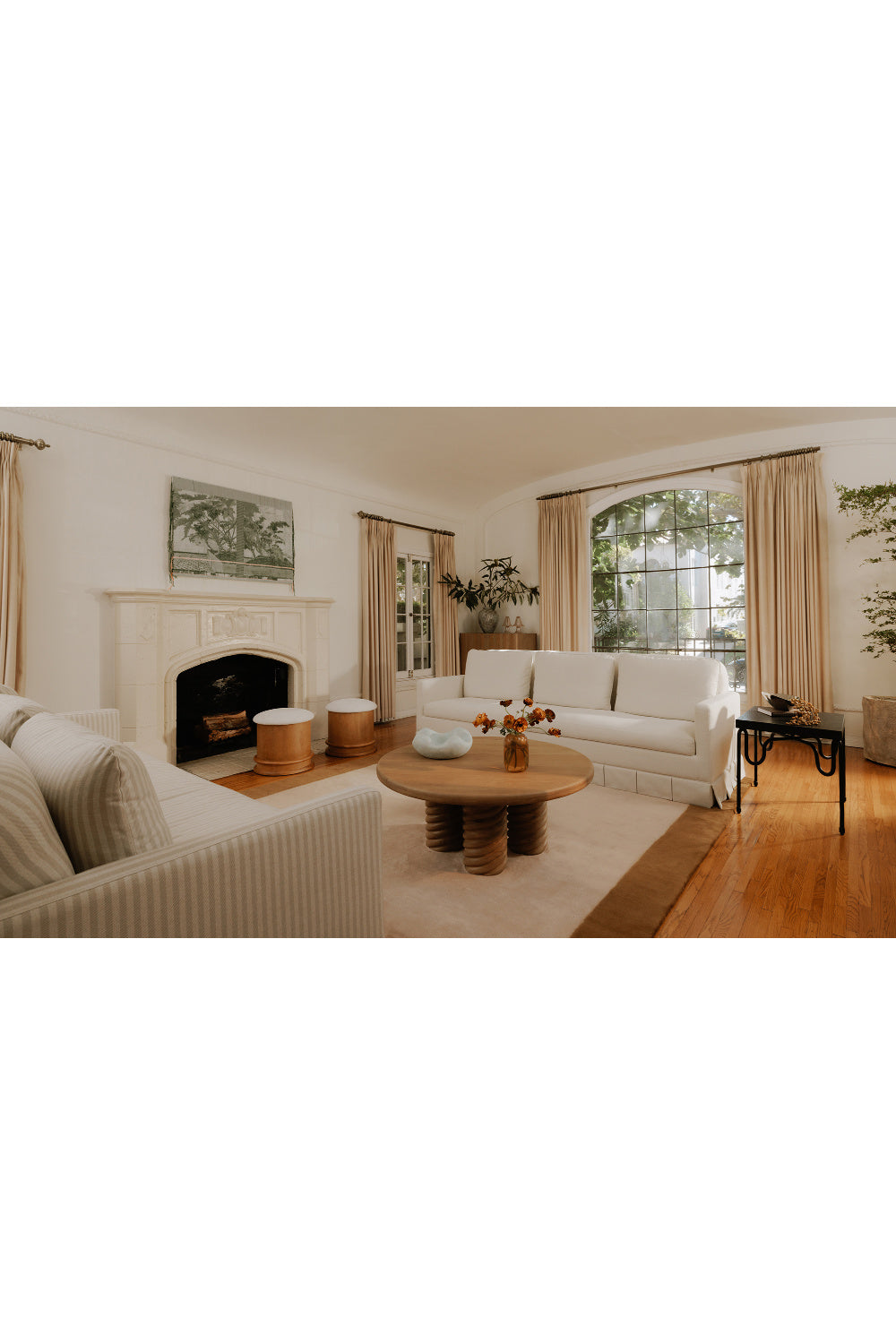 Modern European furniture - Pleated Skirt Fabric Sofa - www.oroa.com