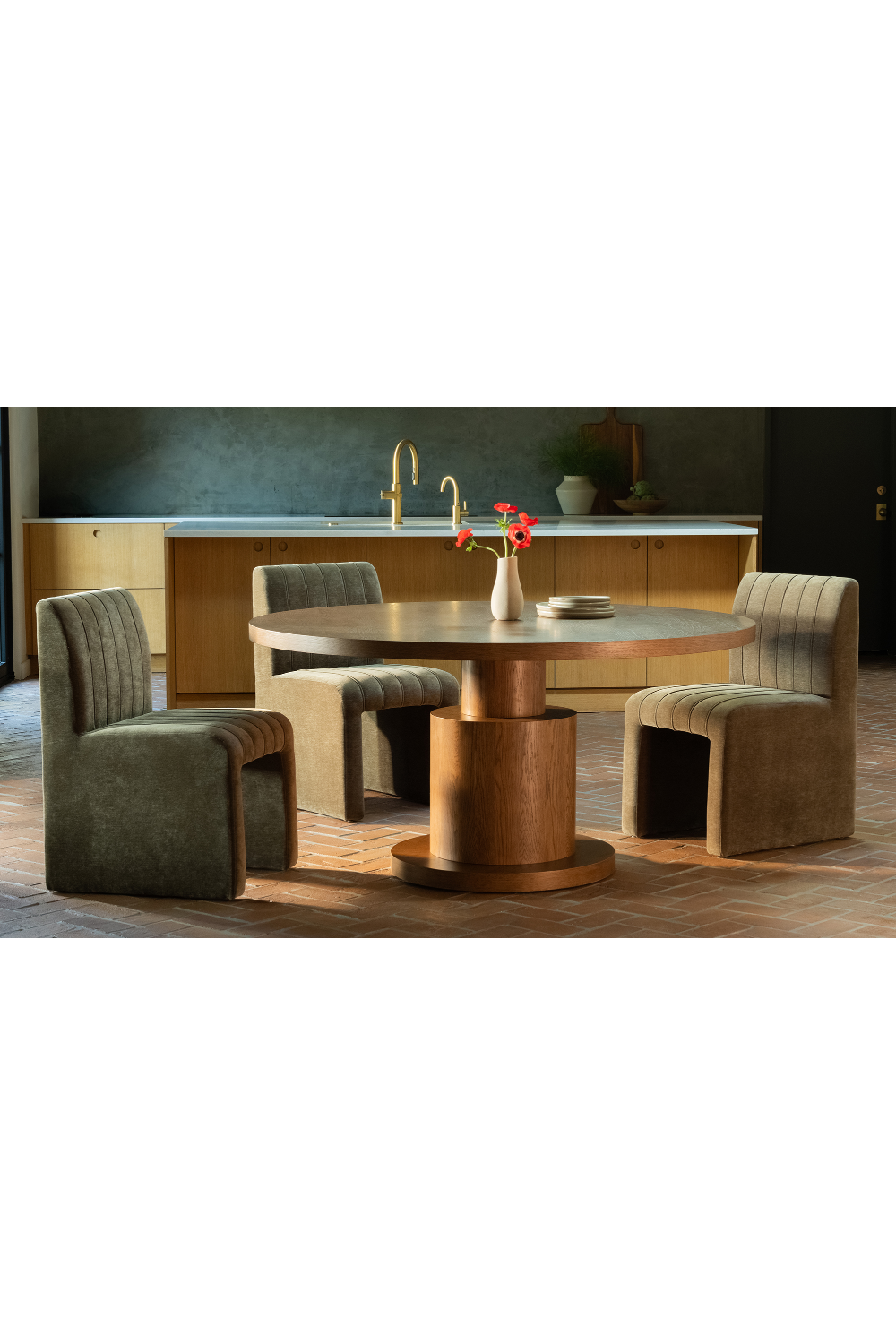 Modern European furniture - Round Oak Dining Table - www.oroa.com | Oroa.com