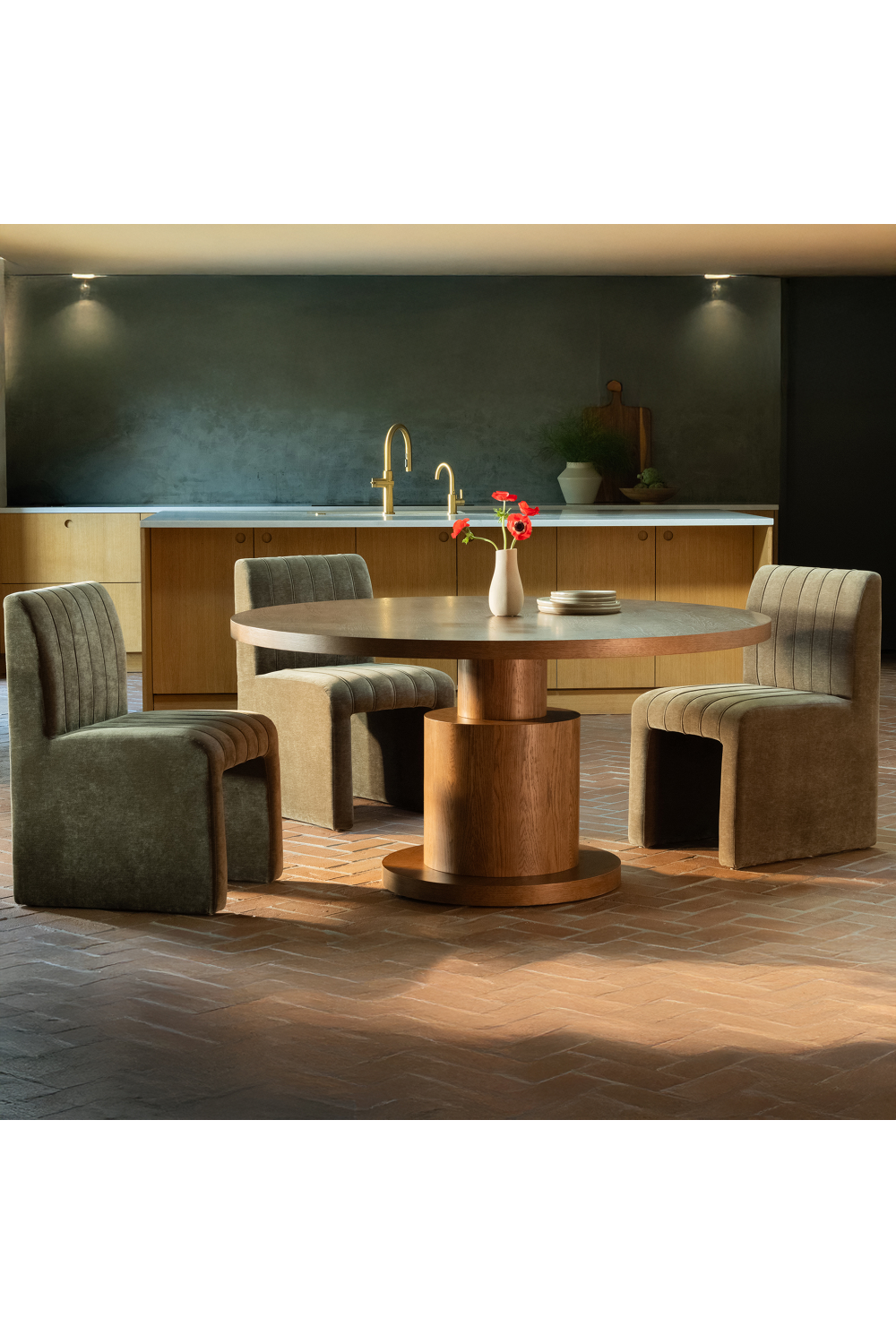 Modern European furniture - Round Oak Dining Table - www.oroa.com | Oroa.com